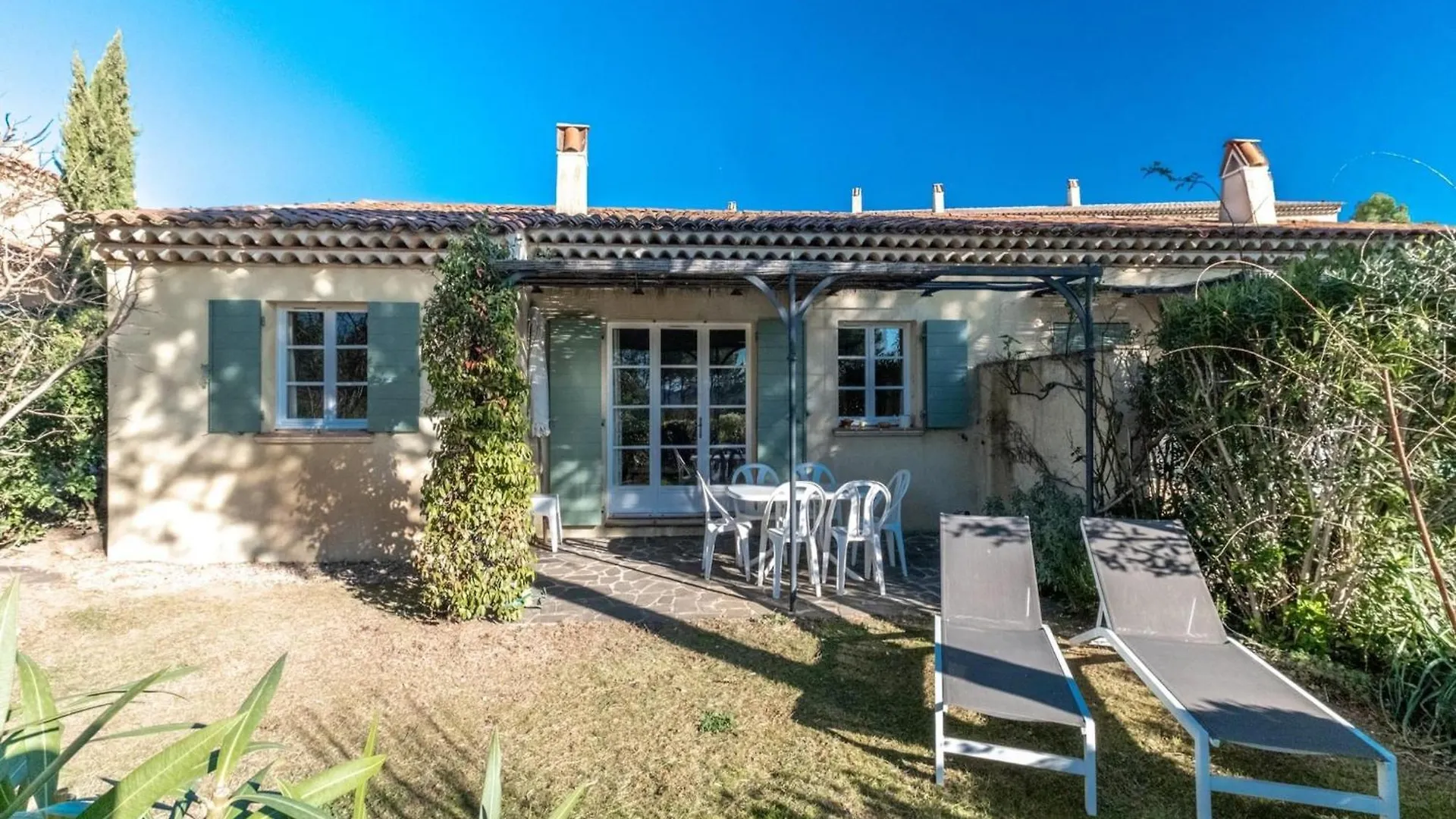 Terraced House In Domaine De Saint Endr Ol With Golf Spa And Communal Pool La Motte  0*, La Motte (Var)