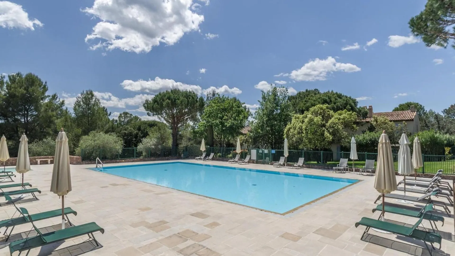 Terraced House In Domaine De Saint Endr Ol With Golf Spa And Communal Pool La Motte  0*, La Motte (Var) France