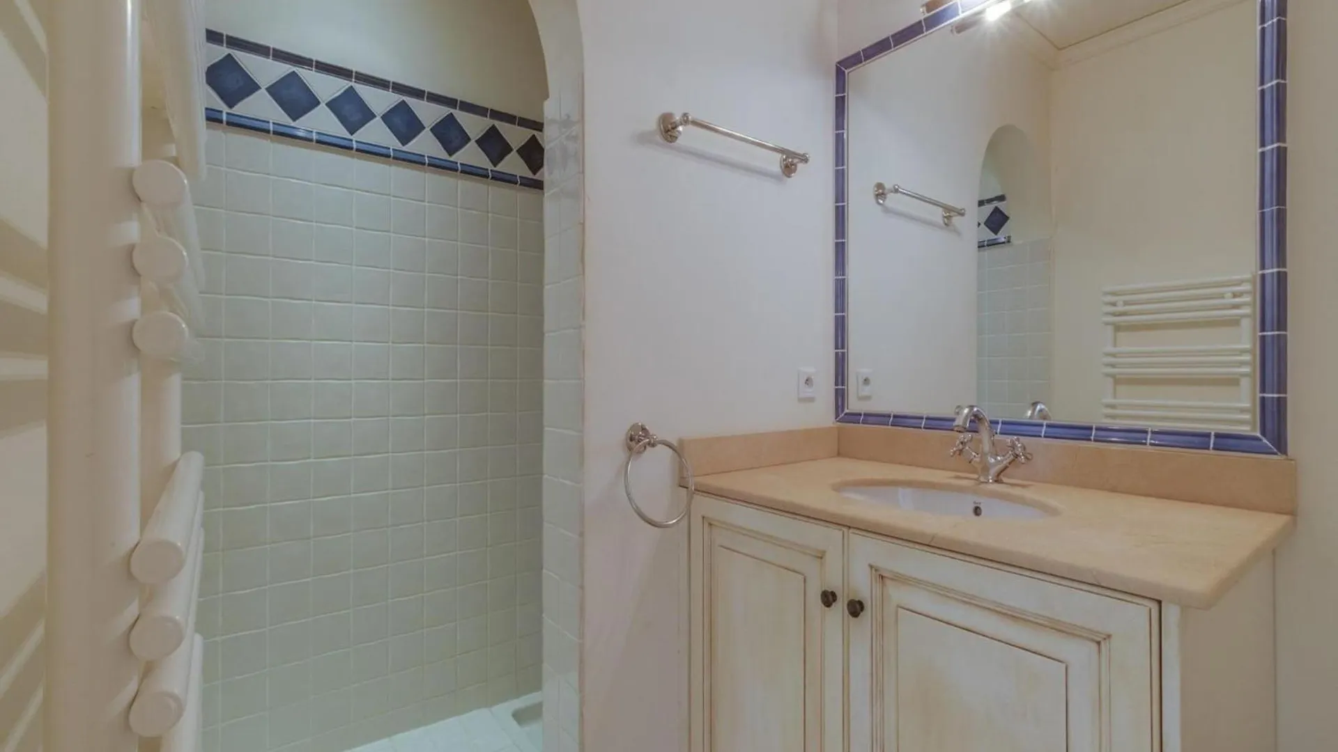 Terraced House In Domaine De Saint Endr Ol With Golf Spa And Communal Pool La Motte  Holiday home La Motte (Var)